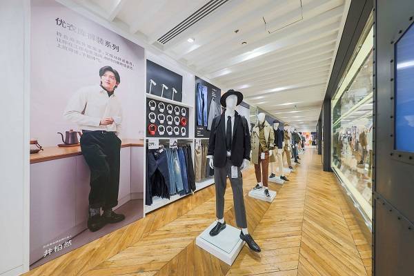 红袖最新科技新品，重塑未来生活体验